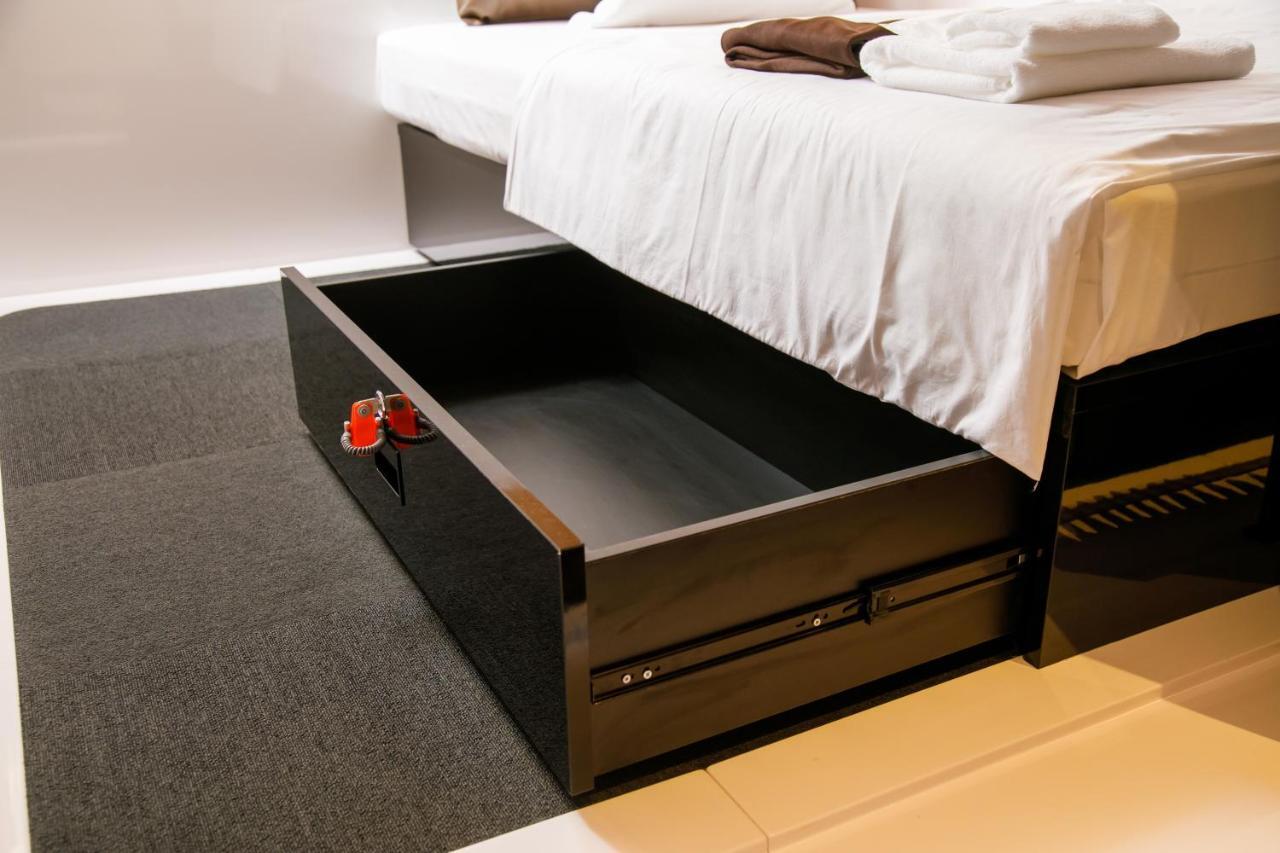 First Cabin Tkp Nagoya Station Hotel Bagian luar foto